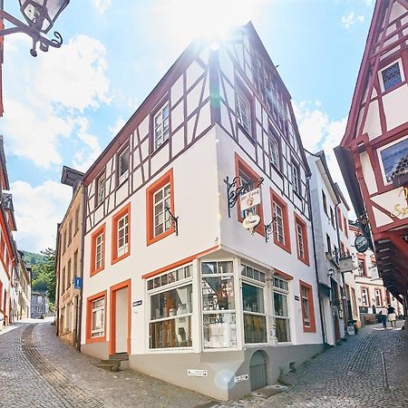 Fachwerkperle Am Historischen Marktplatz 贝恩卡斯特尔-屈斯 外观 照片