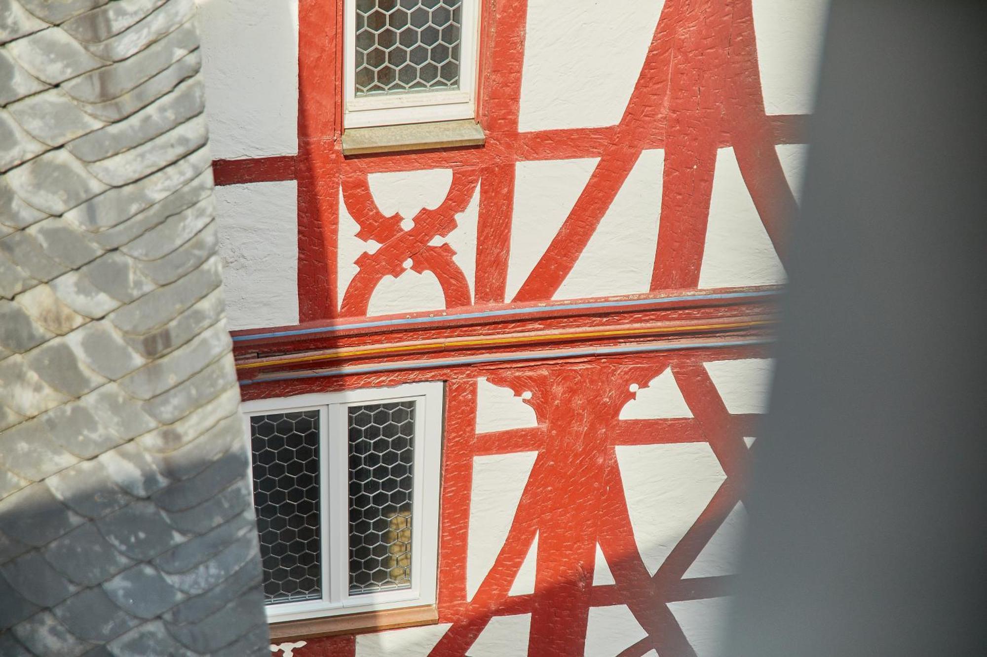 Fachwerkperle Am Historischen Marktplatz 贝恩卡斯特尔-屈斯 外观 照片